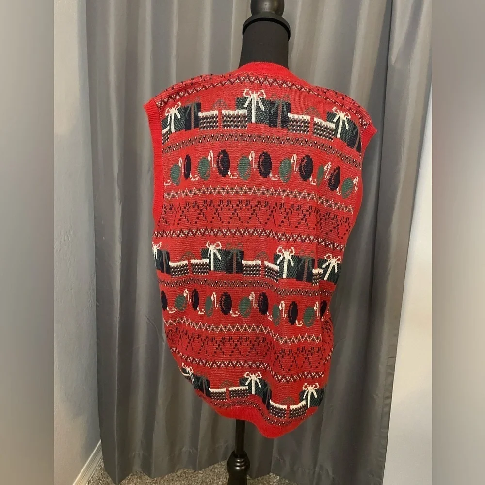 118. The Knit Co. Men’s Holiday Sweater Vest, Size L, EUC - Picture 2 of 4